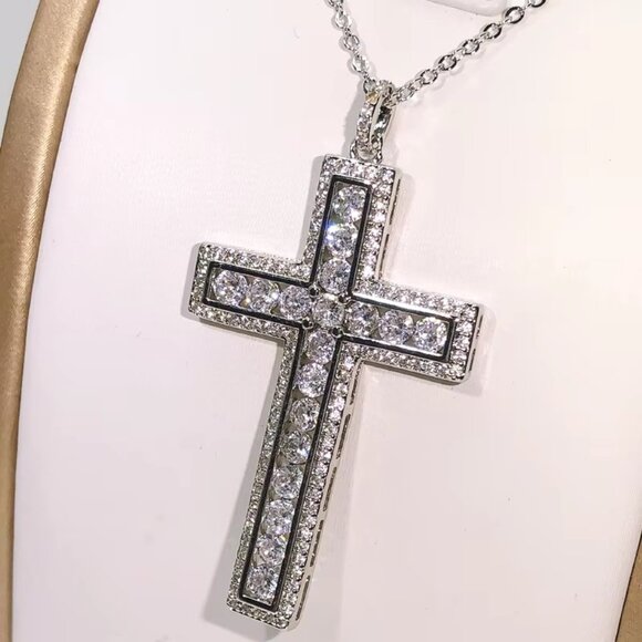🆕 Large Halo 8.00 Ctw Diamond Cross and 18" Necklace 18k White Gold 🆕 - Picture 3 of 6